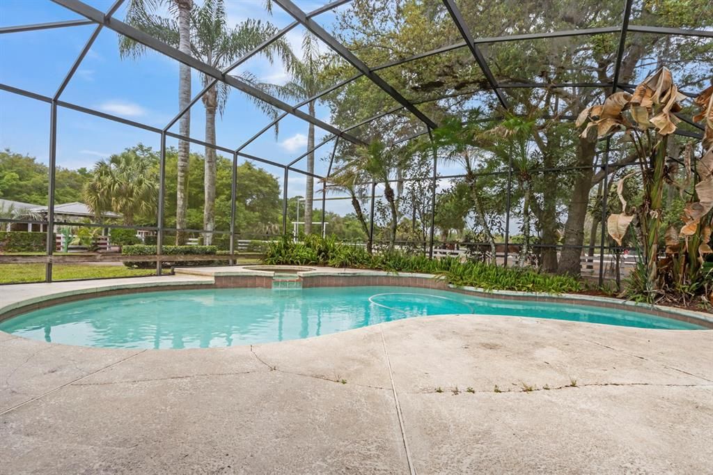 For Sale: $6,900,000 (21.75 acres)