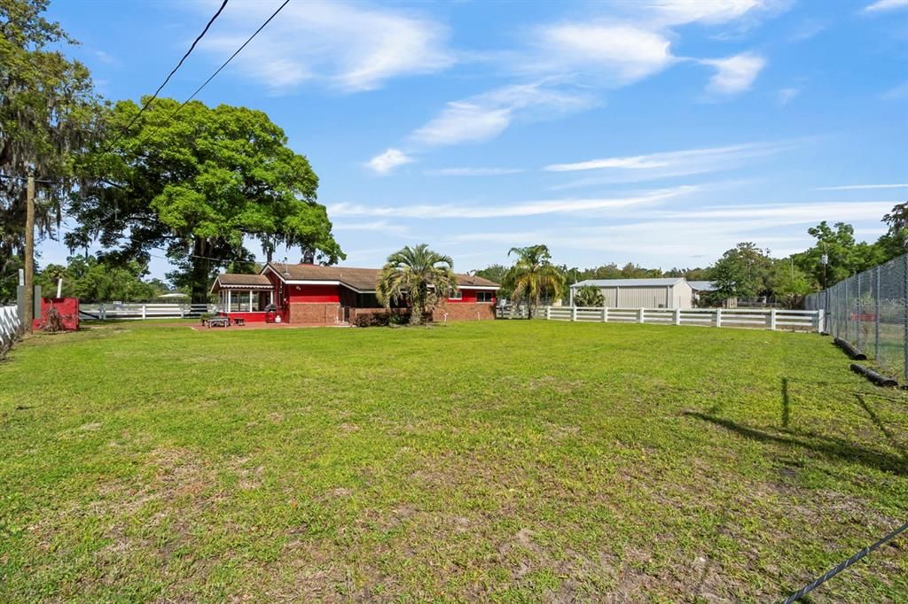 For Sale: $6,900,000 (21.75 acres)