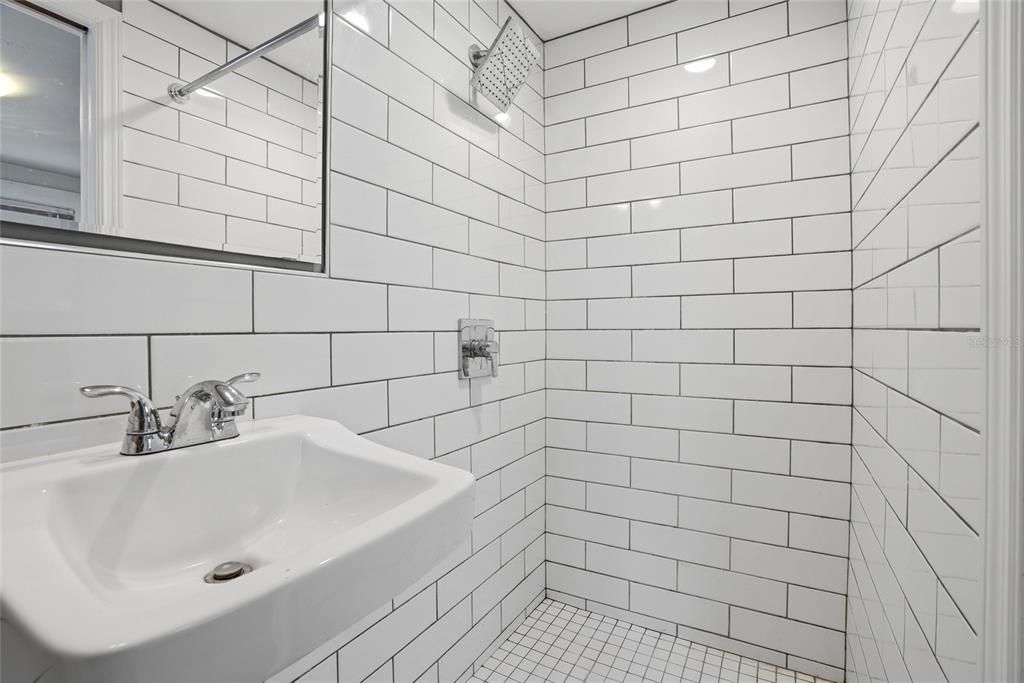 В аренду: $1,200 (1 спален, 1 ванн, 334 Квадратных фут)