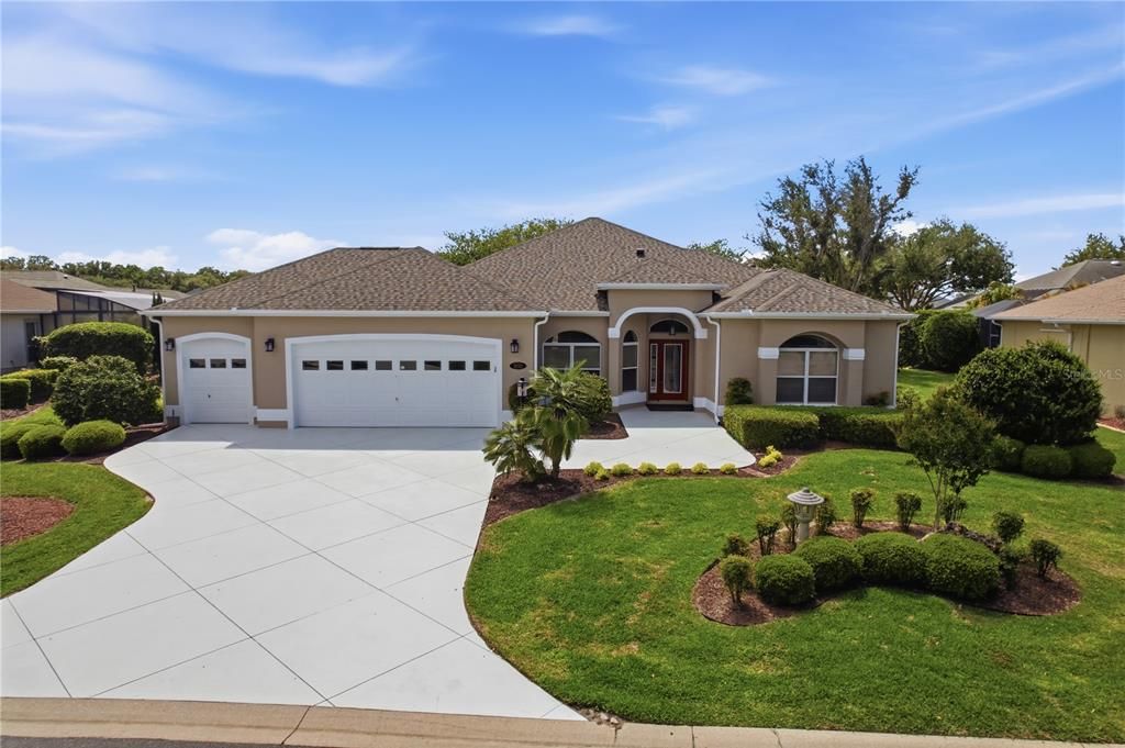For Sale: $824,900 (3 beds, 2 baths, 2502 Square Feet)