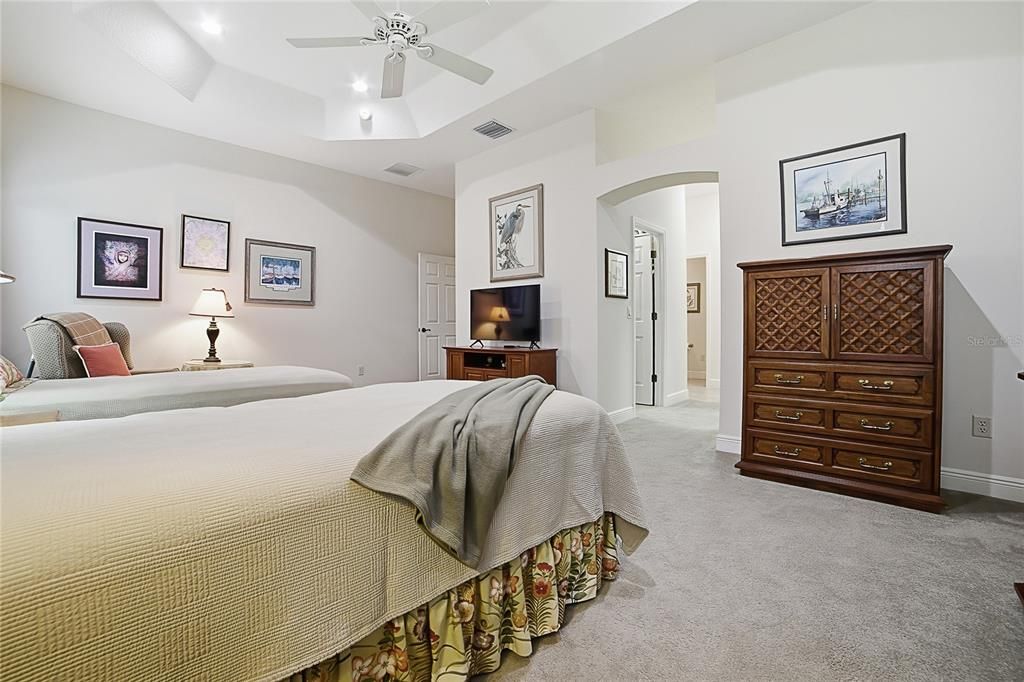 For Sale: $824,900 (3 beds, 2 baths, 2502 Square Feet)