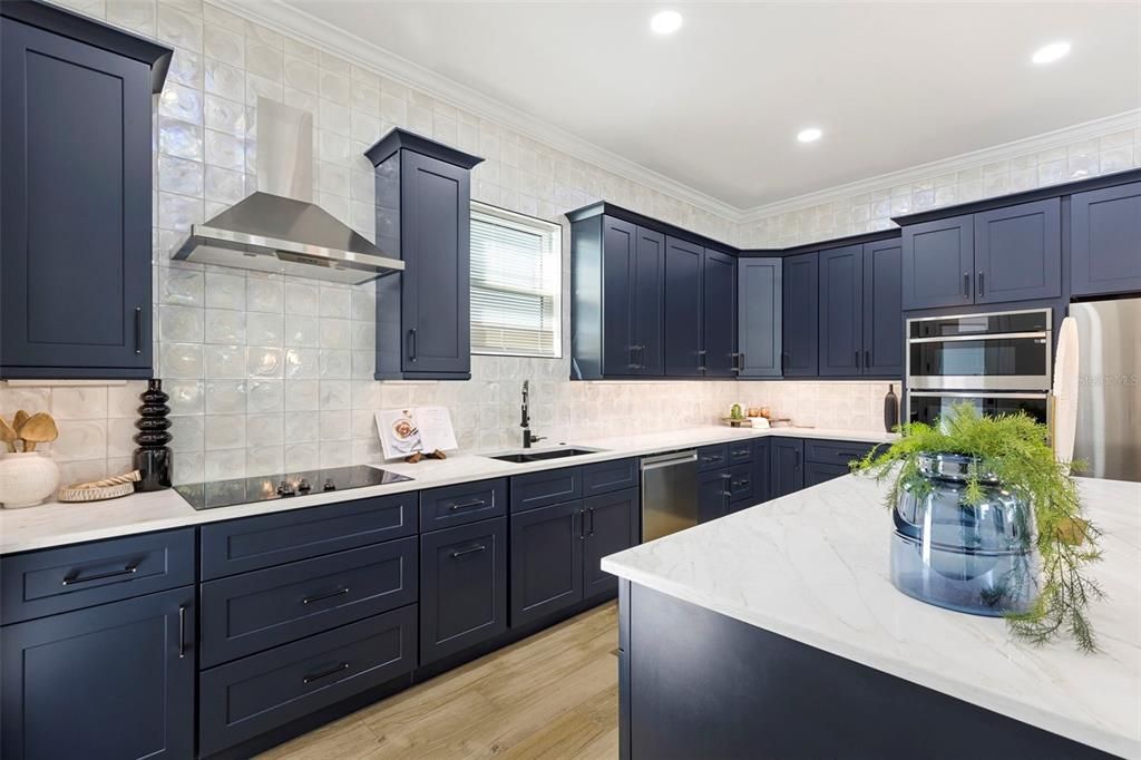 En Venta: $875,000 (4 camas, 3 baños, 2471 Pies cuadrados)
