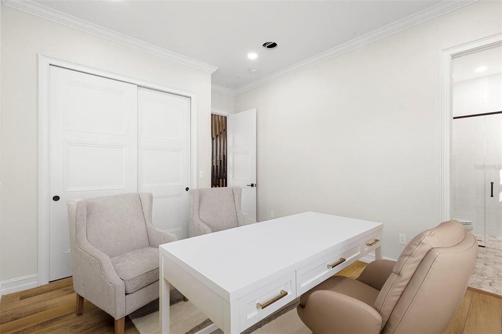 En Venta: $875,000 (4 camas, 3 baños, 2471 Pies cuadrados)