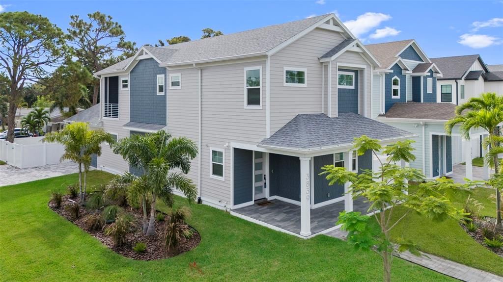 En Venta: $875,000 (4 camas, 3 baños, 2471 Pies cuadrados)