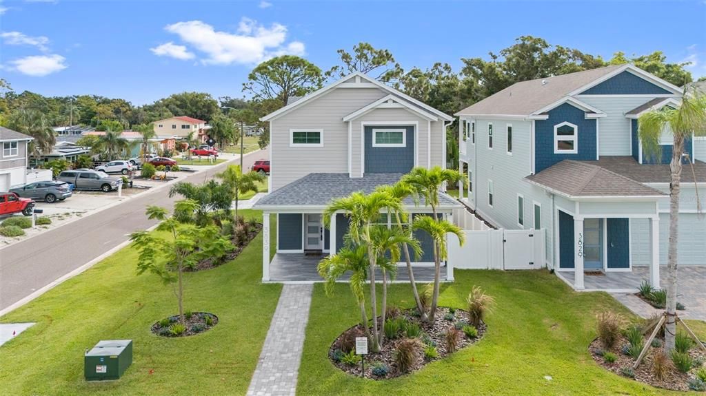 En Venta: $875,000 (4 camas, 3 baños, 2471 Pies cuadrados)