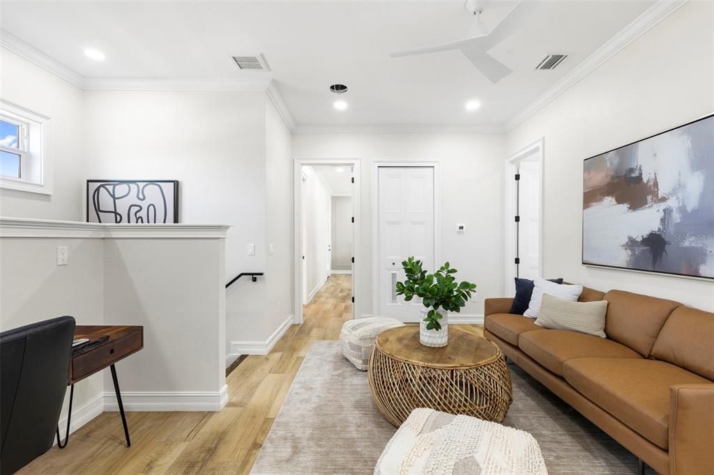 En Venta: $875,000 (4 camas, 3 baños, 2471 Pies cuadrados)