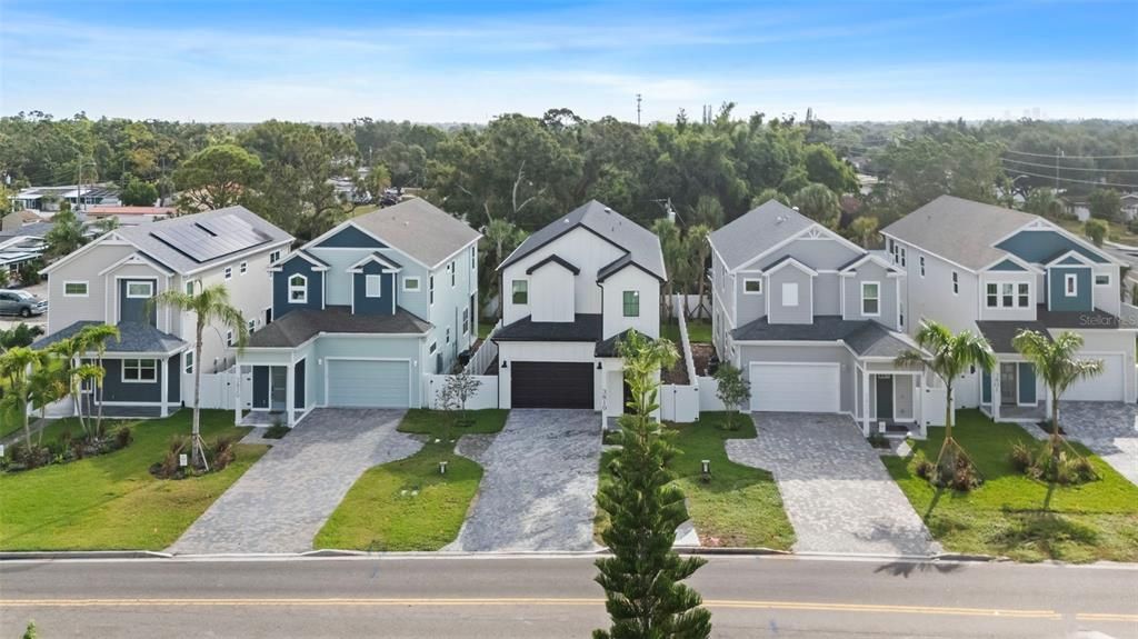 En Venta: $875,000 (4 camas, 3 baños, 2471 Pies cuadrados)
