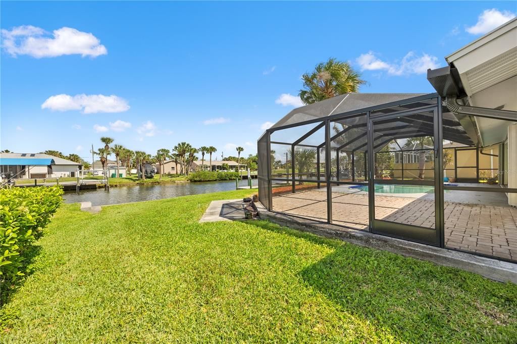 Active With Contract: $400,000 (3 beds, 2 baths, 1586 Square Feet)