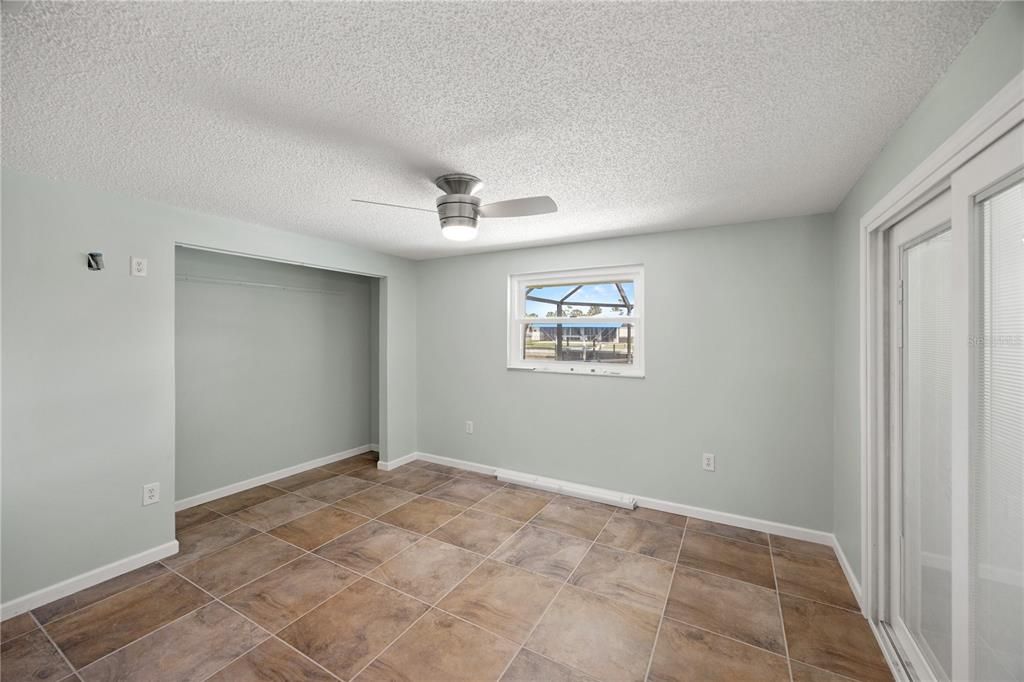 Active With Contract: $400,000 (3 beds, 2 baths, 1586 Square Feet)