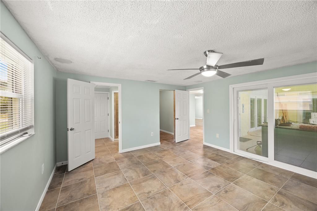 Active With Contract: $400,000 (3 beds, 2 baths, 1586 Square Feet)