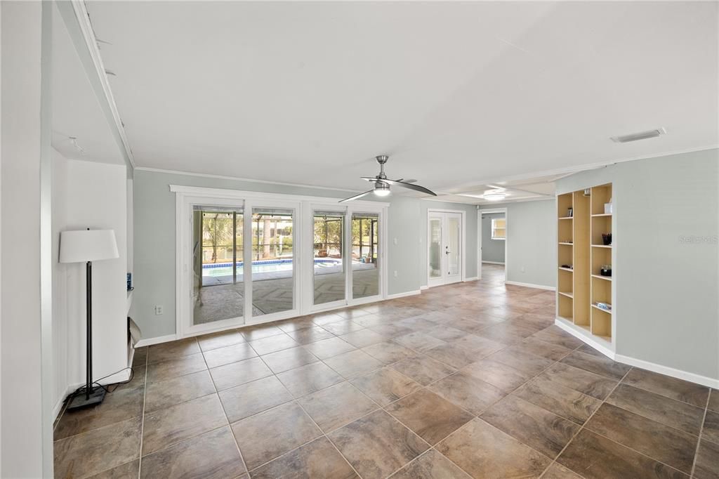 Active With Contract: $400,000 (3 beds, 2 baths, 1586 Square Feet)