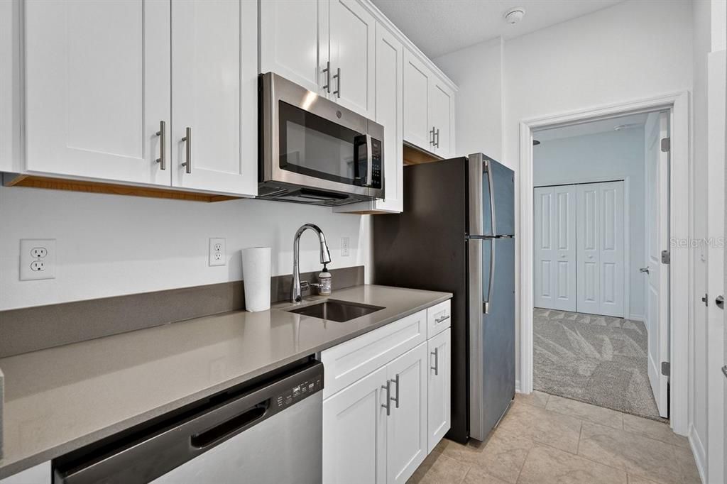 En Venta: $414,900 (4 camas, 3 baños, 2082 Pies cuadrados)