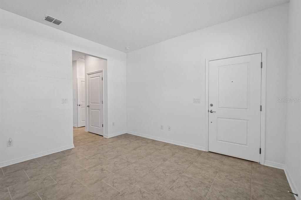 En Venta: $414,900 (4 camas, 3 baños, 2082 Pies cuadrados)