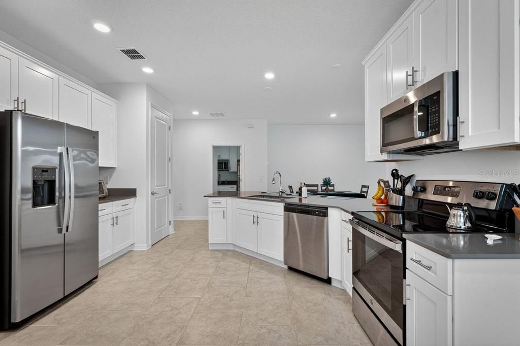 En Venta: $414,900 (4 camas, 3 baños, 2082 Pies cuadrados)