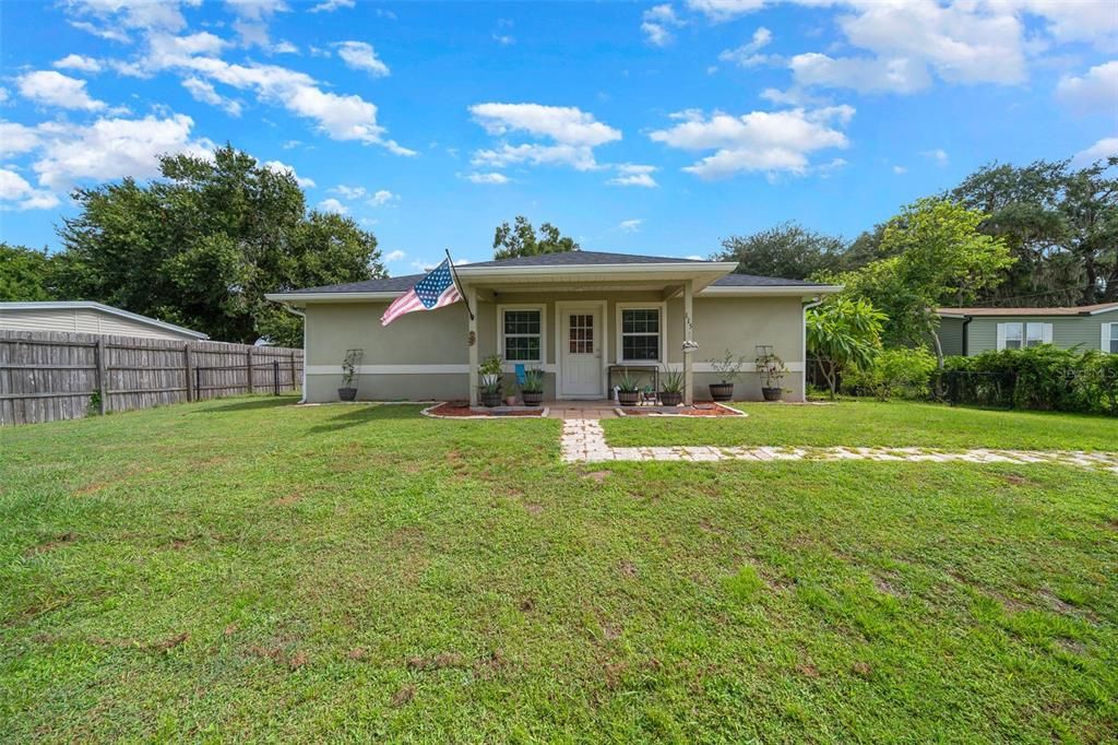 For Sale: $265,000 (2 beds, 1 baths, 1200 Square Feet)