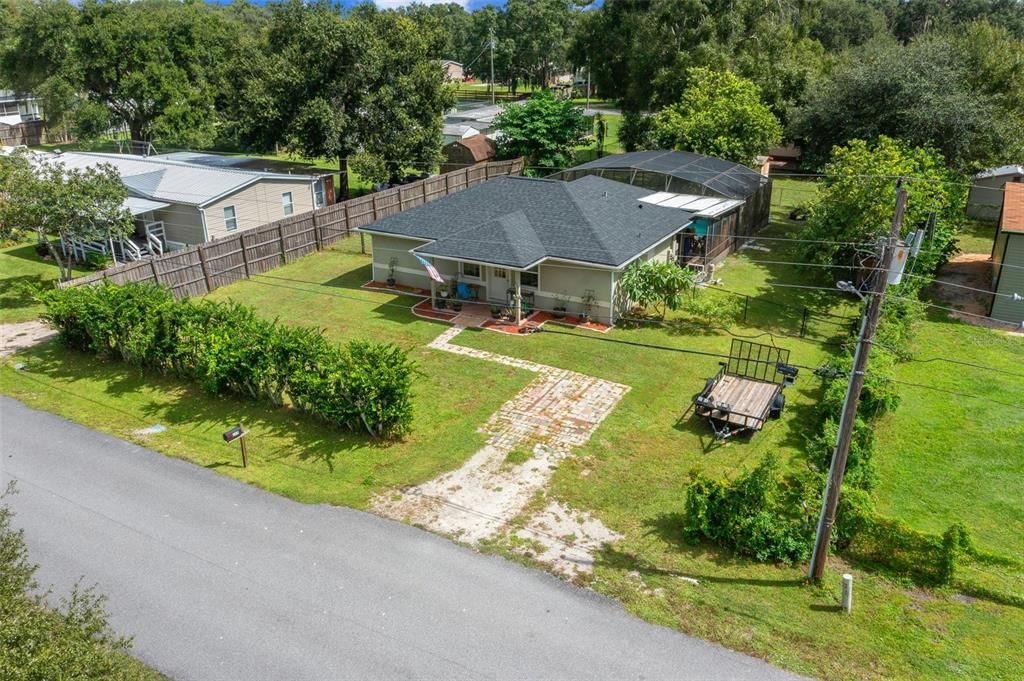 For Sale: $265,000 (2 beds, 1 baths, 1200 Square Feet)