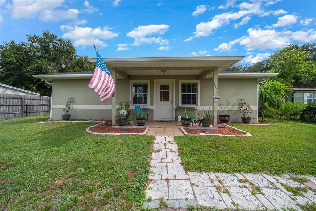 For Sale: $265,000 (2 beds, 1 baths, 1200 Square Feet)