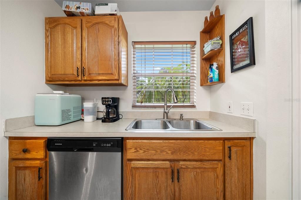 For Sale: $265,000 (2 beds, 1 baths, 1200 Square Feet)