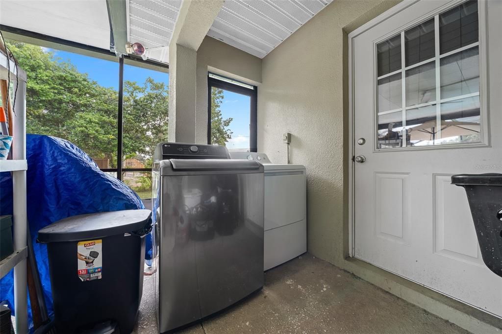 For Sale: $265,000 (2 beds, 1 baths, 1200 Square Feet)