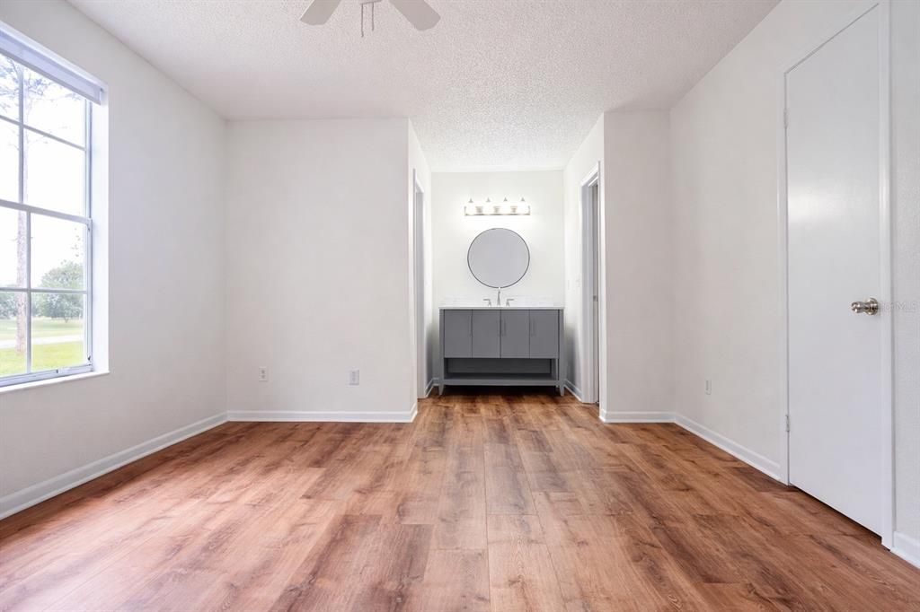 Activo con contrato: $247,900 (2 camas, 2 baños, 1176 Pies cuadrados)