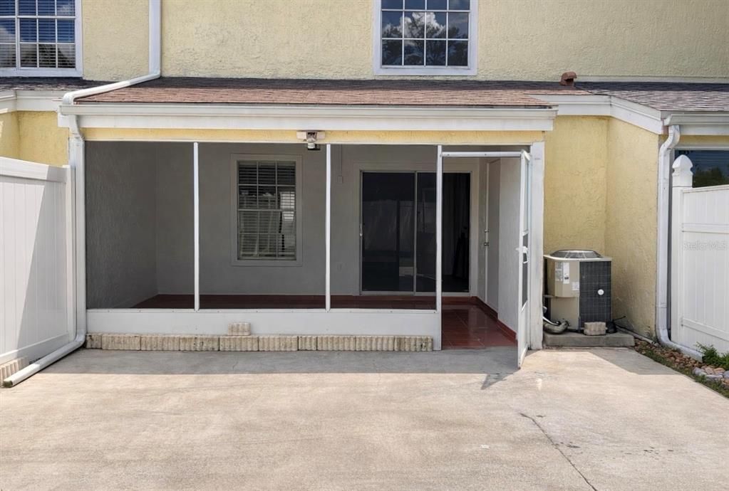 Activo con contrato: $247,900 (2 camas, 2 baños, 1176 Pies cuadrados)
