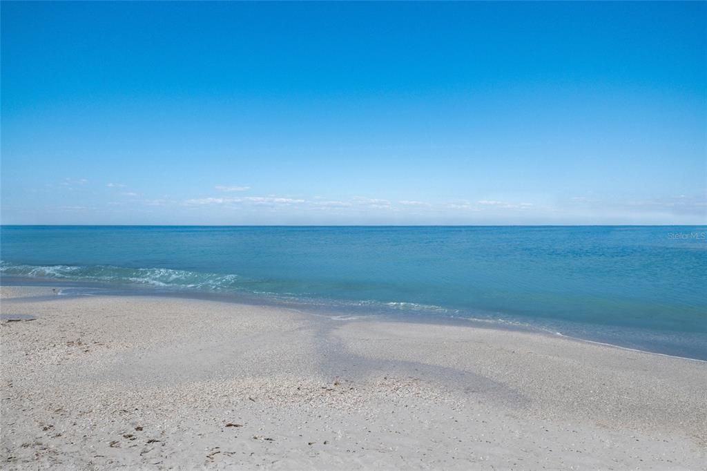 For Sale: $439,900 (1 beds, 1 baths, 590 Square Feet)
