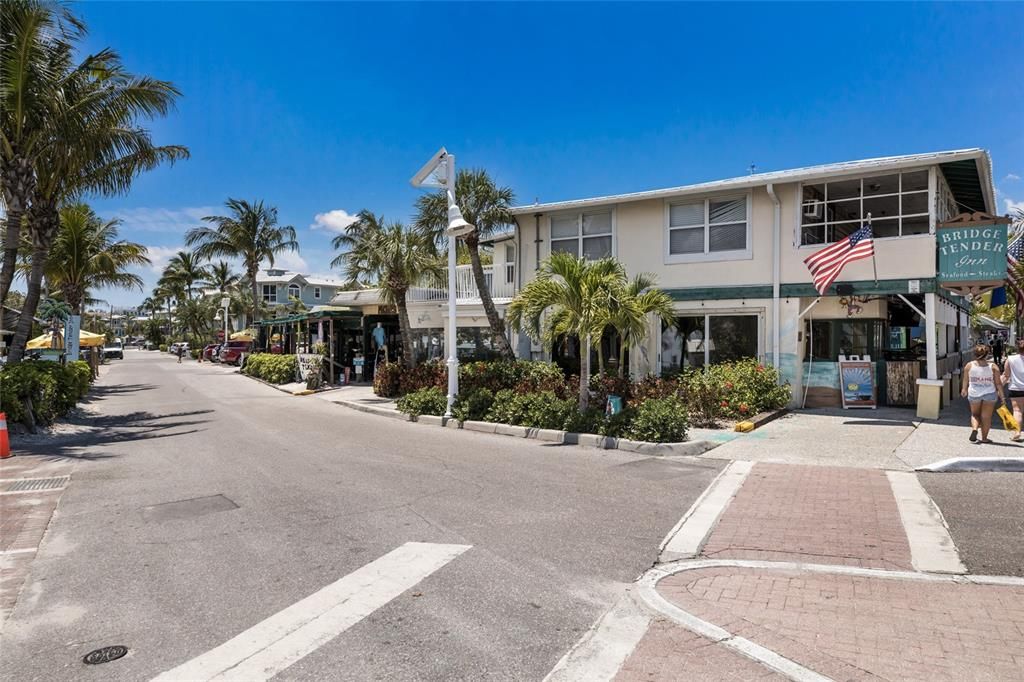 For Sale: $439,900 (1 beds, 1 baths, 590 Square Feet)