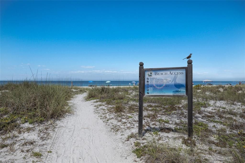 For Sale: $439,900 (1 beds, 1 baths, 590 Square Feet)