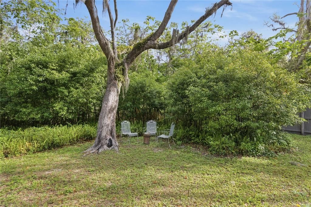 Под контрактом: $285,000 (2 спален, 1 ванн, 1144 Квадратных фут)