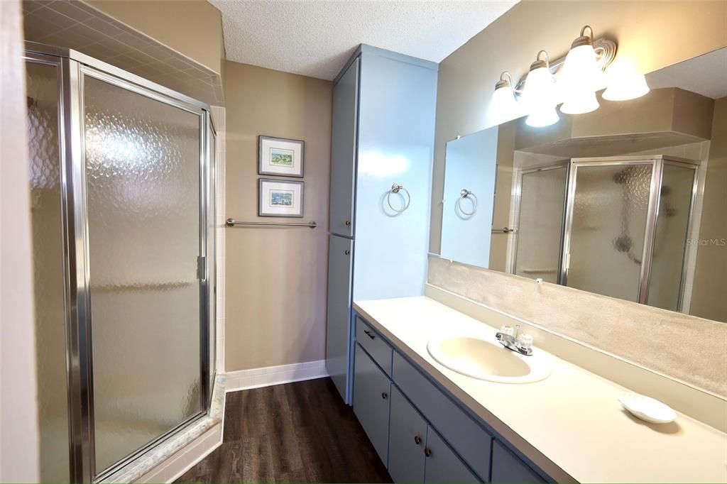 Activo con contrato: $205,000 (2 camas, 2 baños, 1488 Pies cuadrados)