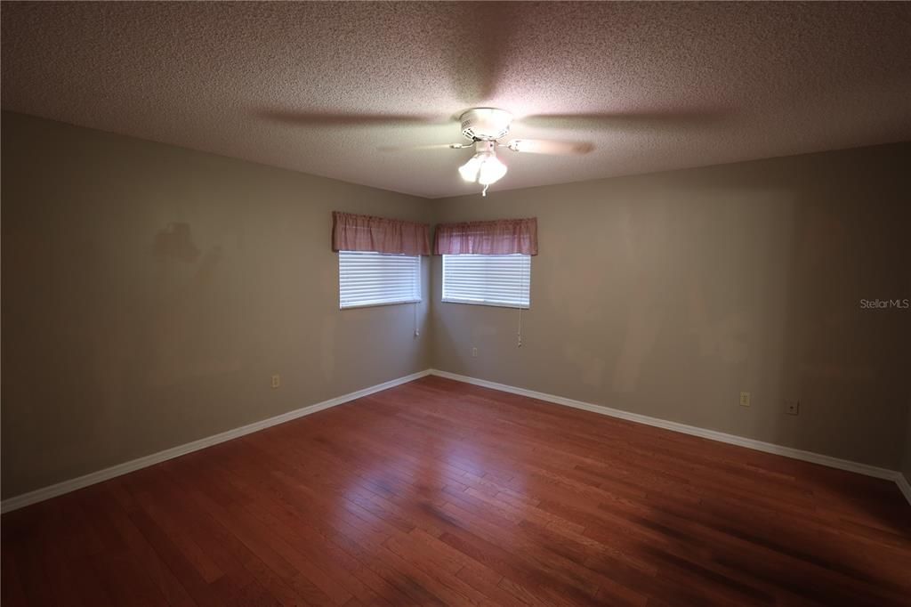 Activo con contrato: $205,000 (2 camas, 2 baños, 1488 Pies cuadrados)
