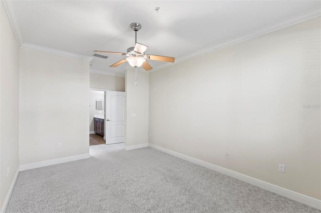 Active With Contract: $1,895 (2 beds, 2 baths, 1115 Square Feet)