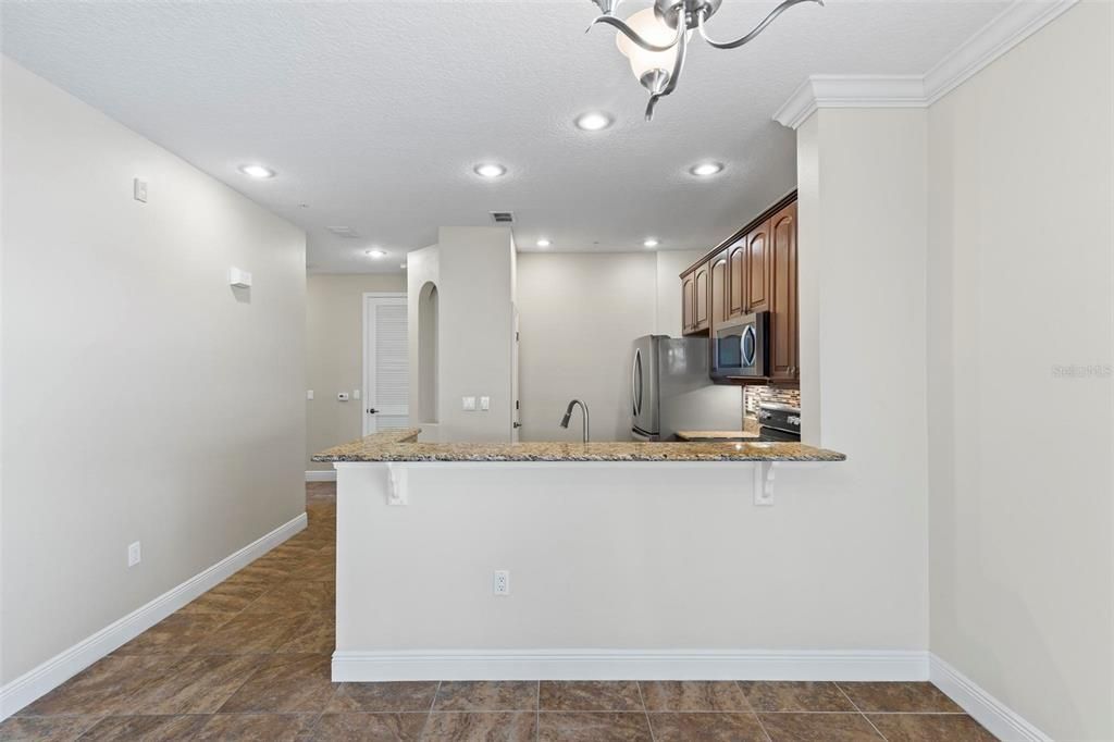 Active With Contract: $1,895 (2 beds, 2 baths, 1115 Square Feet)