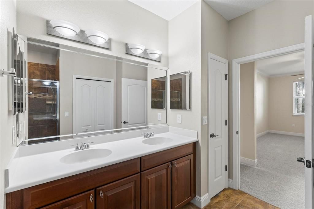 Active With Contract: $1,895 (2 beds, 2 baths, 1115 Square Feet)