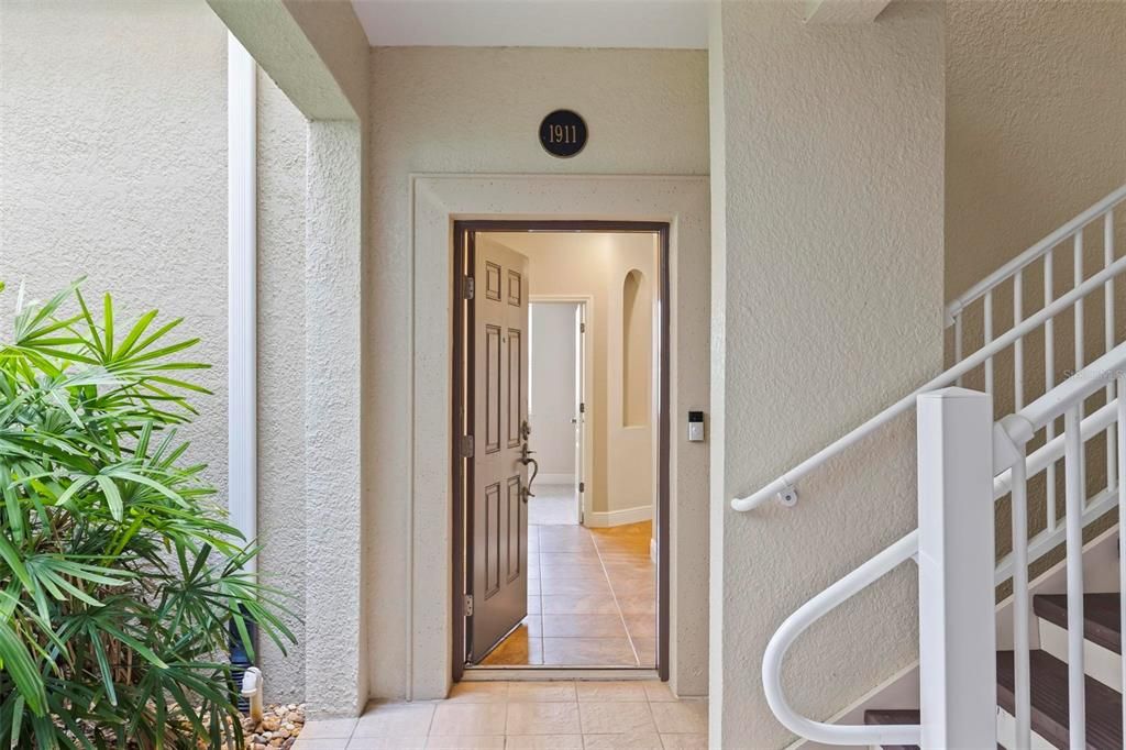 Active With Contract: $1,895 (2 beds, 2 baths, 1115 Square Feet)