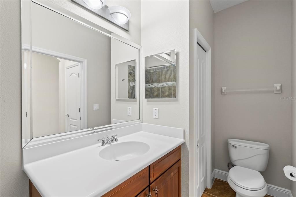 Active With Contract: $1,895 (2 beds, 2 baths, 1115 Square Feet)