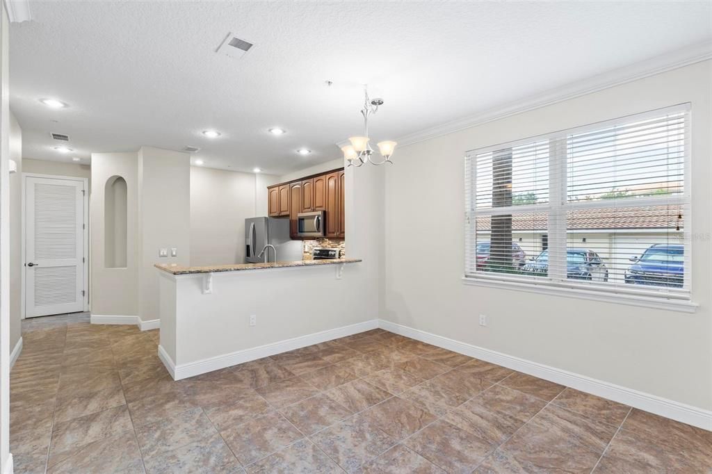 Active With Contract: $1,895 (2 beds, 2 baths, 1115 Square Feet)