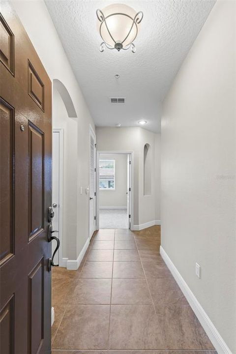 Active With Contract: $1,895 (2 beds, 2 baths, 1115 Square Feet)