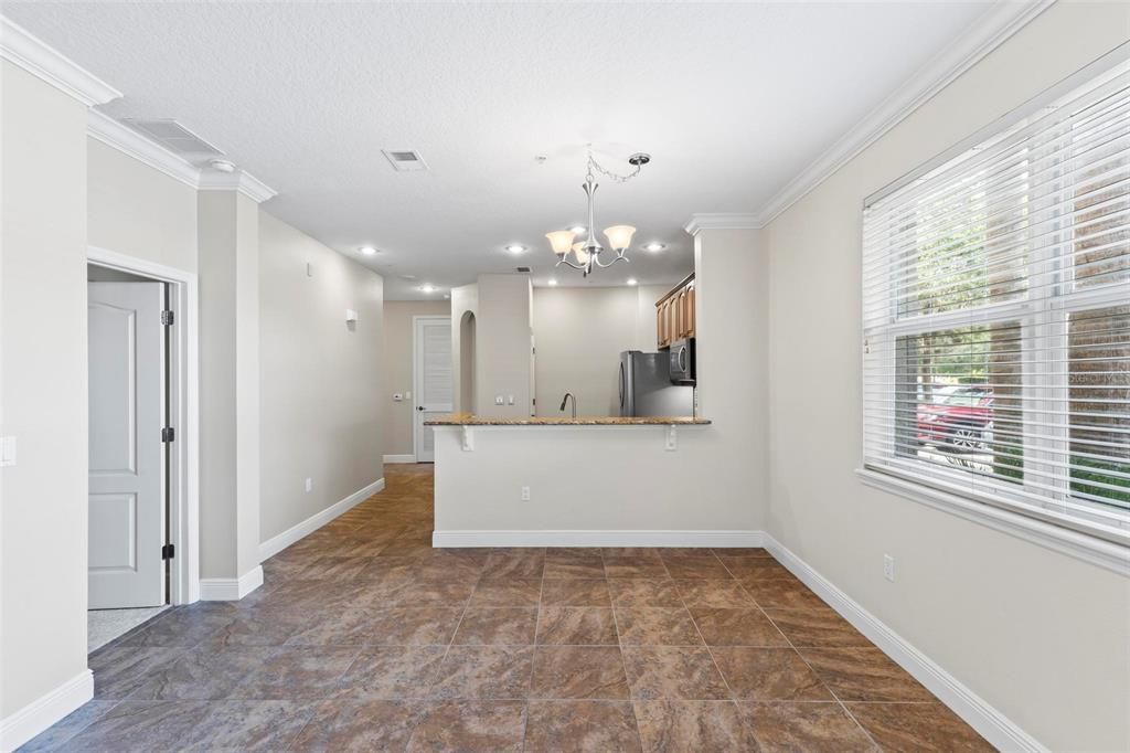 Active With Contract: $1,895 (2 beds, 2 baths, 1115 Square Feet)
