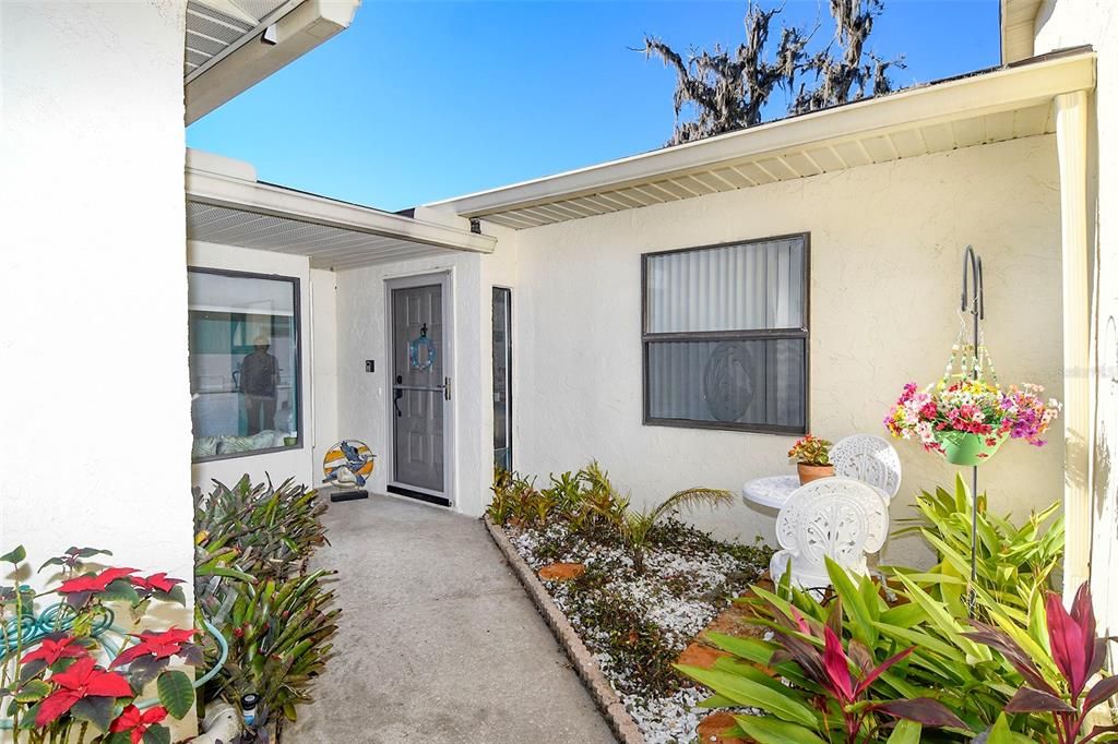 For Rent: $2,000 (2 beds, 2 baths, 1334 Square Feet)