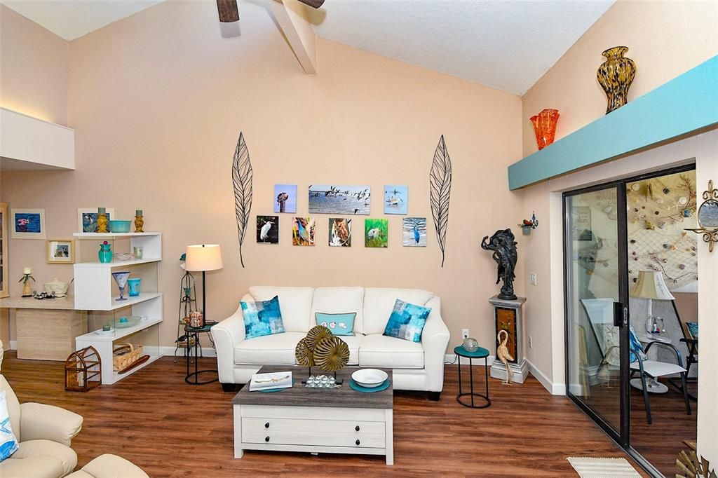 For Rent: $2,000 (2 beds, 2 baths, 1334 Square Feet)