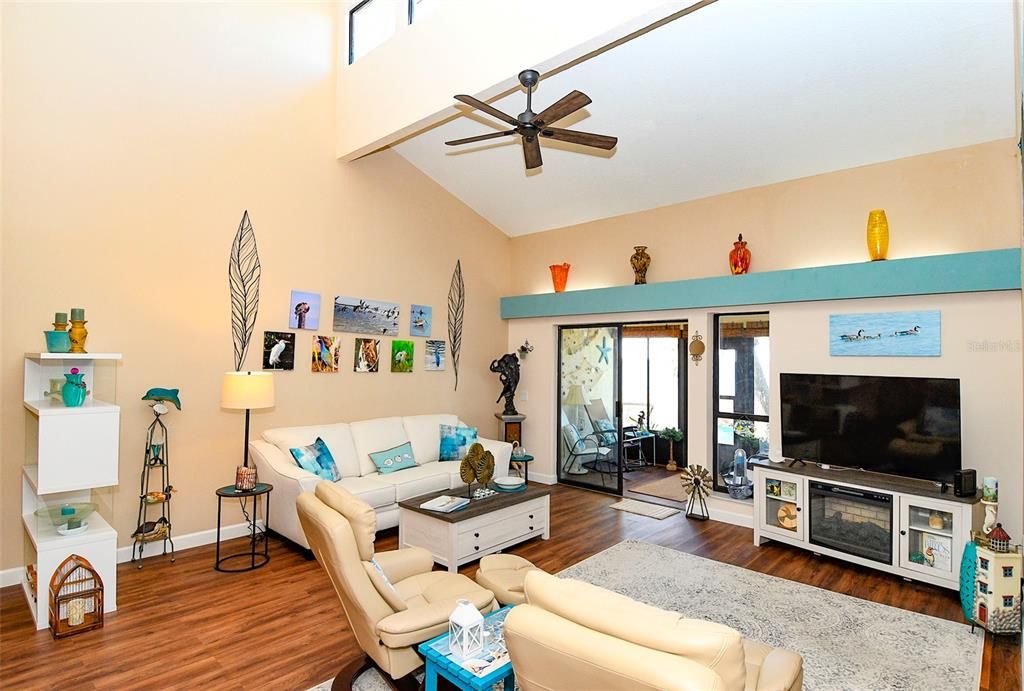 For Rent: $2,000 (2 beds, 2 baths, 1334 Square Feet)