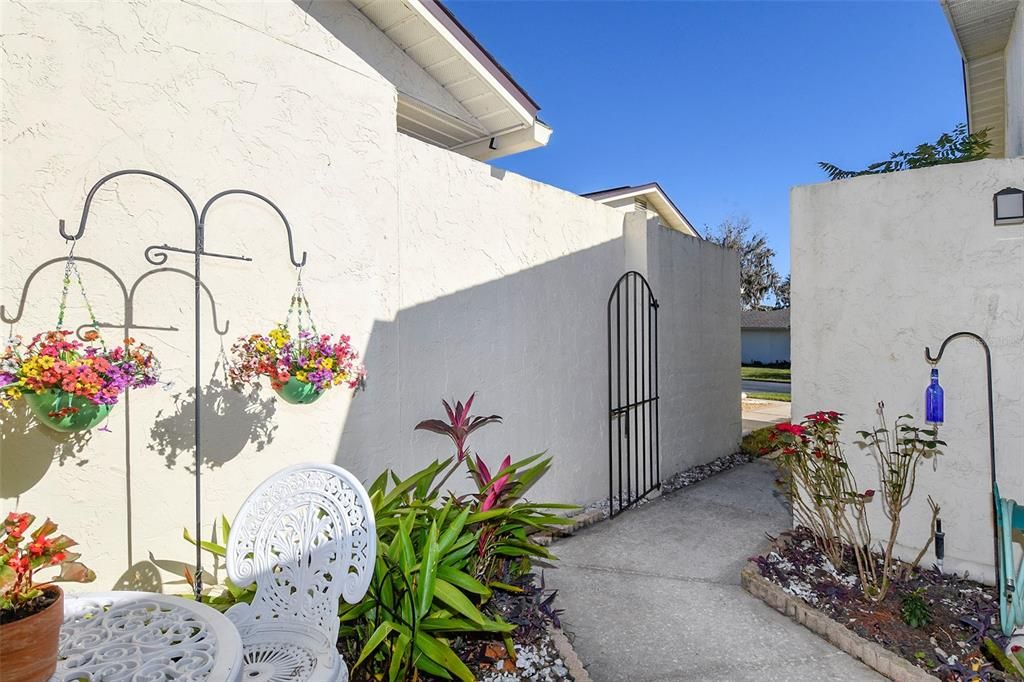 For Rent: $2,000 (2 beds, 2 baths, 1334 Square Feet)