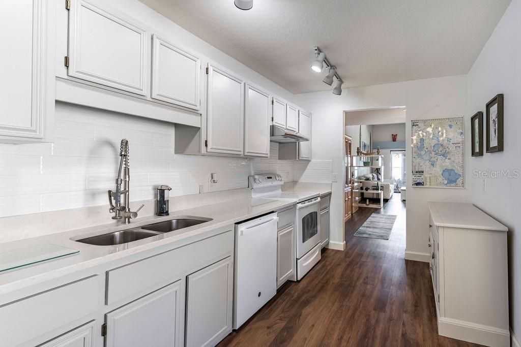 For Rent: $2,000 (2 beds, 2 baths, 1334 Square Feet)