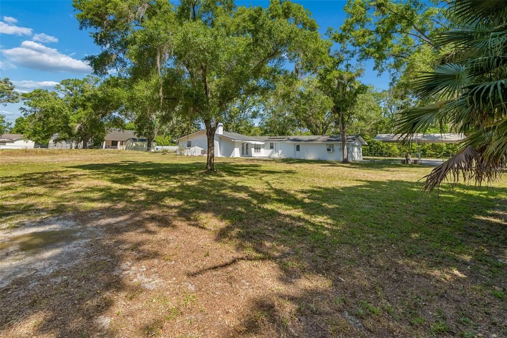 Activo con contrato: $485,000 (4 camas, 2 baños, 2074 Pies cuadrados)