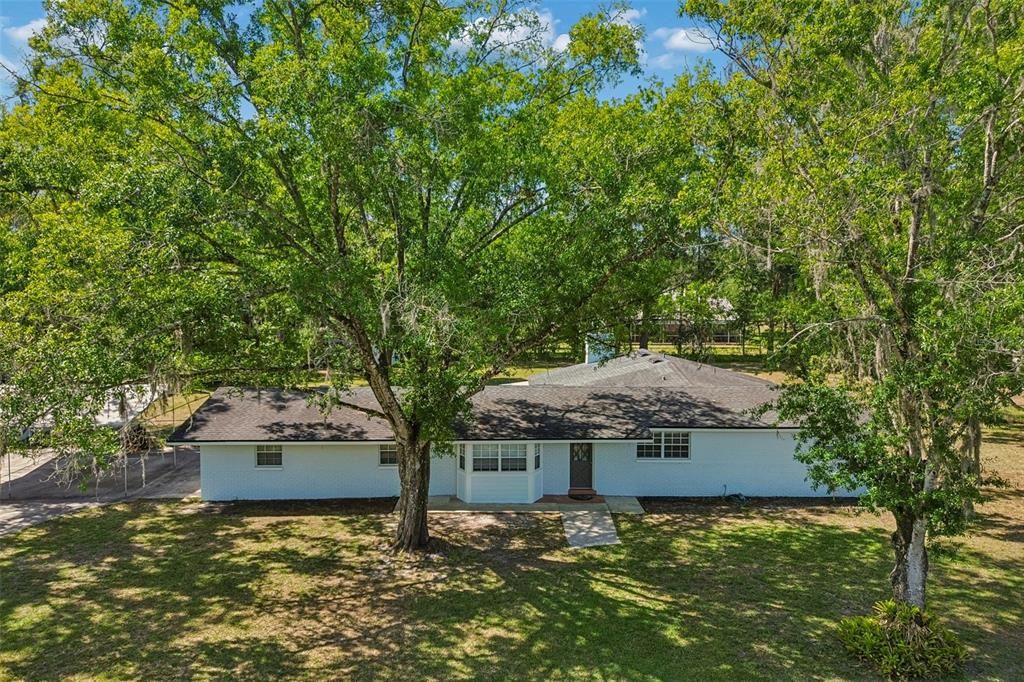 Activo con contrato: $485,000 (4 camas, 2 baños, 2074 Pies cuadrados)