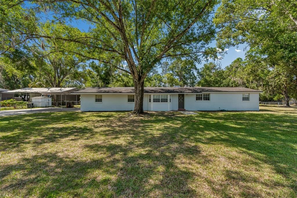 Activo con contrato: $485,000 (4 camas, 2 baños, 2074 Pies cuadrados)