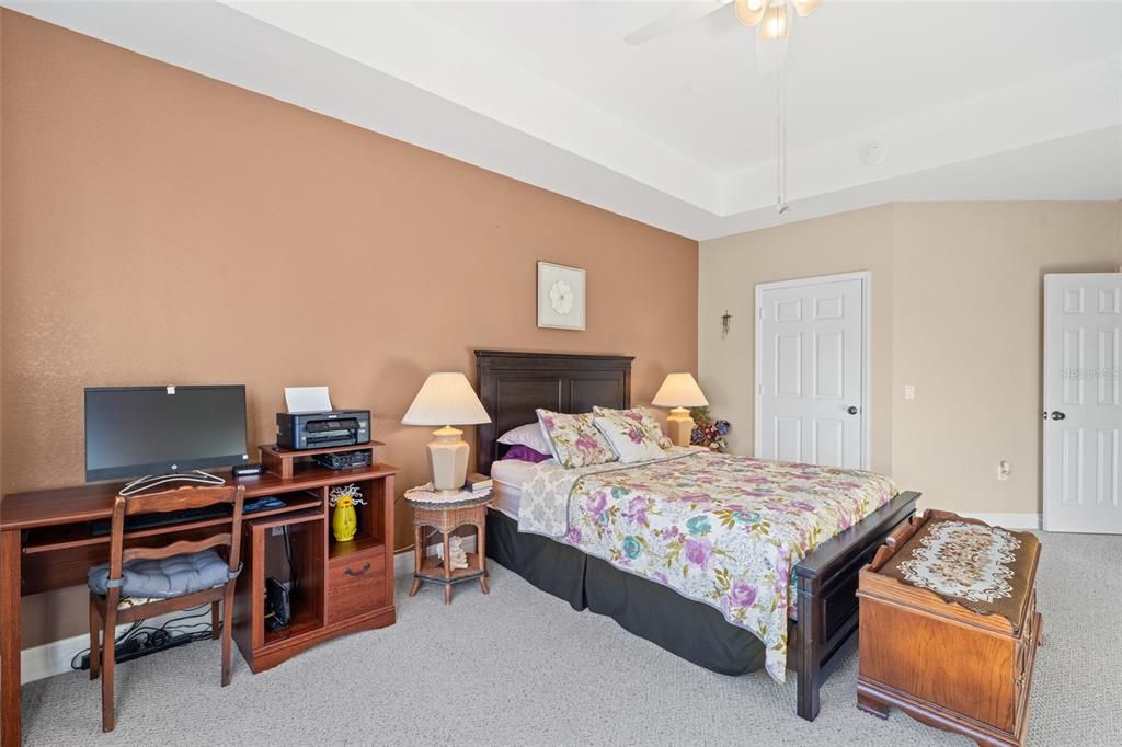 For Sale: $264,900 (2 beds, 2 baths, 1756 Square Feet)