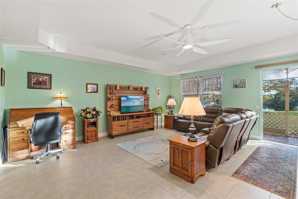 For Sale: $264,900 (2 beds, 2 baths, 1756 Square Feet)
