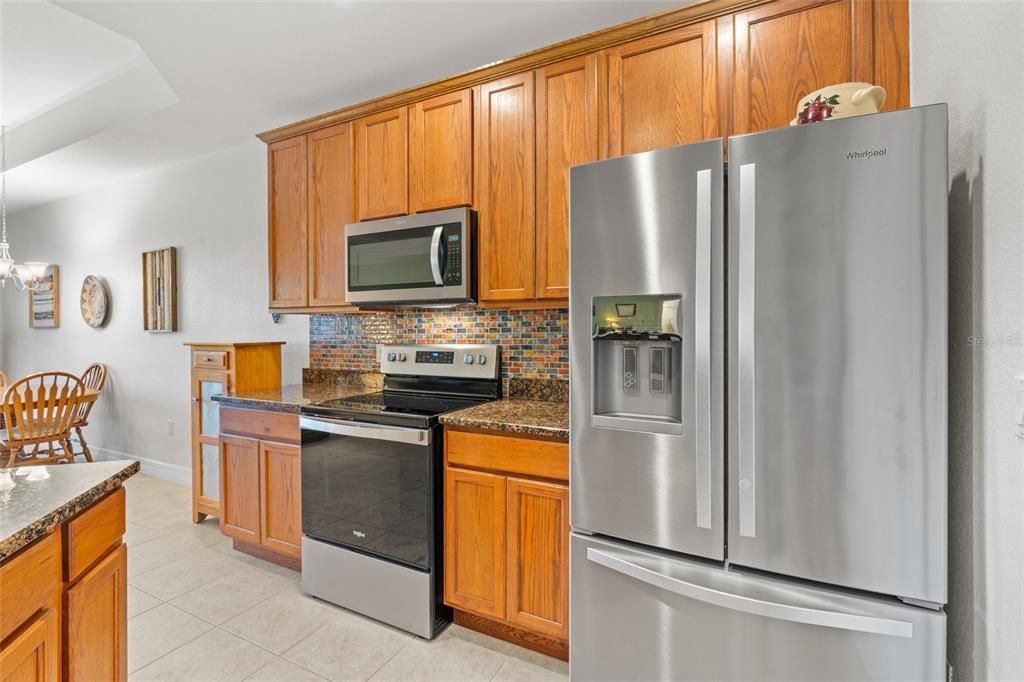For Sale: $264,900 (2 beds, 2 baths, 1756 Square Feet)